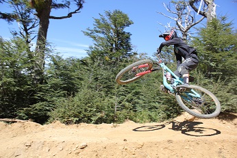 Con éxito se desarrolló el 1er Whip Off «Centro de Esquí & Bike Park Cerro El Fraile