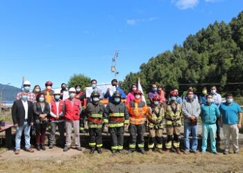 Municipio entregó terreno a empresa que construirá cuartel de Bomberos en Puerto Cisnes