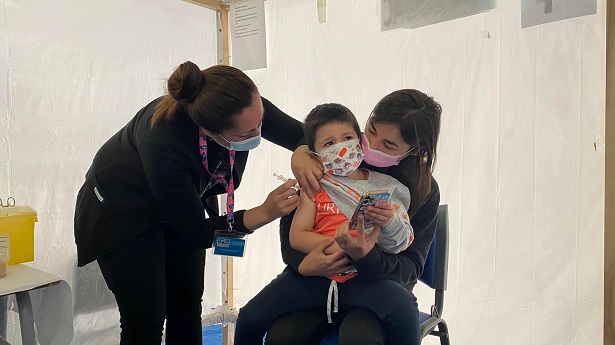 Bajo porcentaje de vacunación contra Covid-19 a niños de 3 a 5 años preocupa a la Red Asistencial