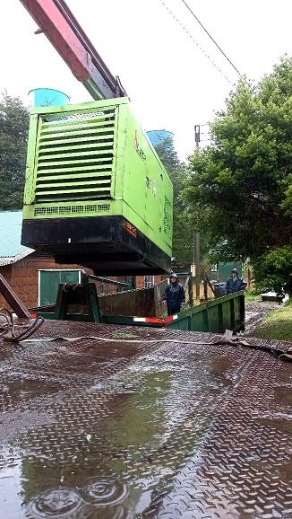 Instalan generador de 200 kva en Puerto Raúl Marín Balmaceda