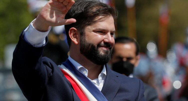 ¡Asumió Boric!