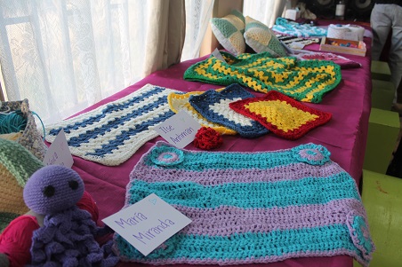 Vecinas del barrio Quebrada de la Cruz culminan con éxito Taller de Tejido a Crochet del Programa Quiero Mi Barrio