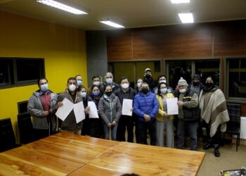 Tras extensas reuniones autoridades de gobierno logran acuerdo con la comunidad de Villa Mañihuales