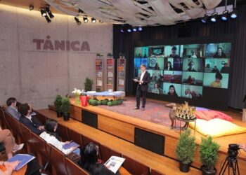 Concurso El Placer de Oír Leer vuelve a convocar a escolares de Aysén a leer en voz alta en su octava edición 