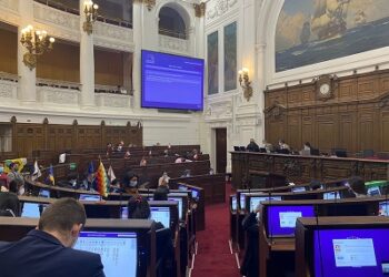 Participación democrática e iniciativas populares de ley se integran a propuesta constitucional