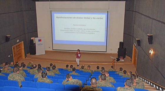SernamEG realiza taller sobre violencia de género al Ejército de Chile en Coyhaique