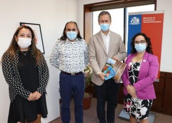 Gobernadora Regional acompañada del alcalde de Chile Chico se reúnen con Ministro de Transportes y Telecomunicaciones