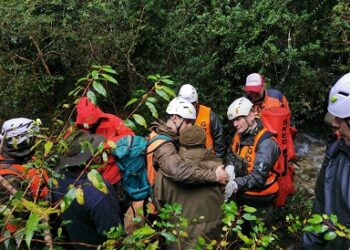 Carabineros del GOPE Aysén encuentra a persona con presunta desgracia en Lago Atravesado