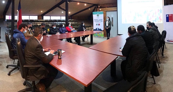 SEREMI del Medio Ambiente se reúne con dirigentes y autoridades comunales para socializar el proceso de elaboración del plan de descontaminación para Puerto Aysén