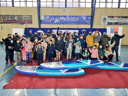 Agrupación Patagones Kids recibe capacitación y equipamiento para práctica de SUP gracias al FOSIS
