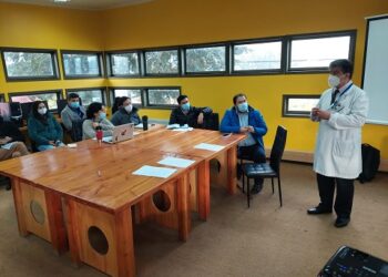 Conforman la primera mesa de trabajo entre autoridades y comunidad de Mañihuales para mejorar salud en el sector