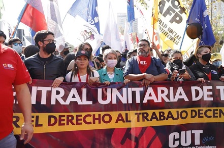 Día Internacional de las y los Trabajadores: Ministra Jeannette Jara marchó junto a la CUT