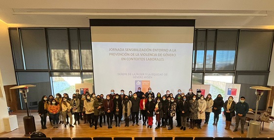 Seremi de la Mujer realizó jornada de sensibilización de violencia contra la mujer en contextos laborales.