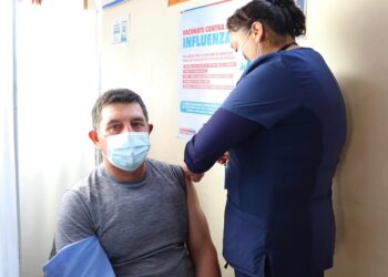 Exitoso operativo de vacunación se desarrolló en población Clotario Blest de Coyhaique