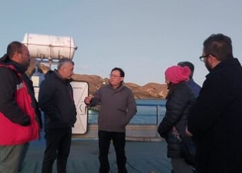 Equipo de gobierno constató situación de barcaza Chelenco tras desperfecto en rampa