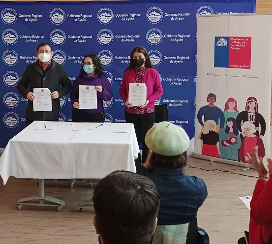 Autoridades regionales formalizan la comisión regional para la igualdad de derechos y la equidad de género en Aysén.