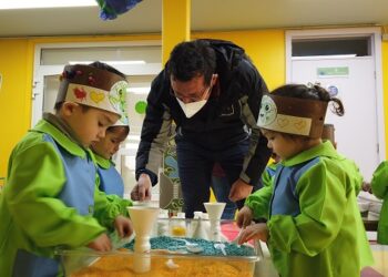 SEREMI del Medio Ambiente entrega recursos para iniciar proyecto ambiental de Centro de Padres del Jardín Futuro Austral