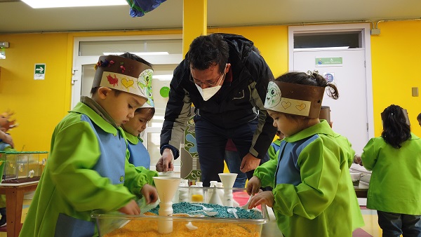 SEREMI del Medio Ambiente entrega recursos para iniciar proyecto ambiental de Centro de Padres del Jardín Futuro Austral