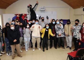 Recorren escuelas y liceos para hablar sobre Formación Ciudadana a estudiantes