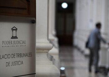 CORTE SUPREMA CONFIRMA MULTA A EMPRESA SALMONERA POR INFORMAR FUERA DE PLAZO MORTALIDAD EN CENTRO DE CULTIVO