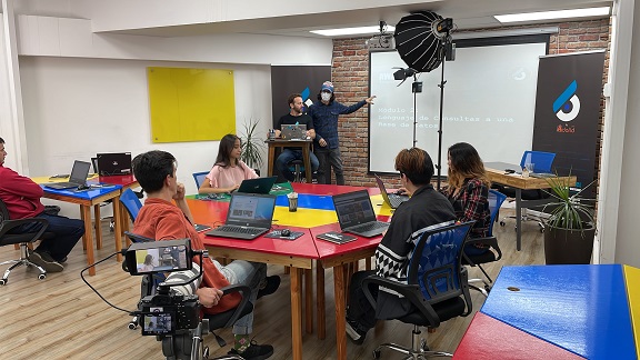Lanzan convocatoria en la Región de Aysén con más de 1.500 becas de especialización digital