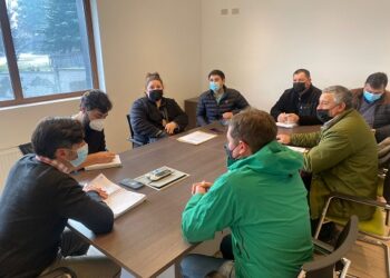 Diputado Calisto y dirigentes de comités piden agilizar proyectos fotovoltaicos y de electrificación rural en el sector Río Paloma