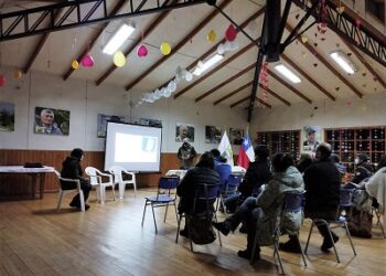 Detallan a la comunidad proyecto “construcción infraestructura pública Parque Nacional Queulat, senderos sector Rosselot”