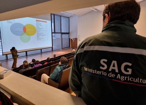 Destacados expertos internacionales y profesionales de la región de Aysén, expusieron en ciclo de cursos One Health y cambio climático.