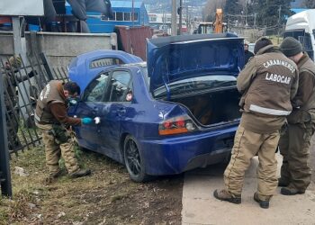 Carabineros junto a la Fiscalía indaga baleo a vehículo en Av. Ogana de Coyhaique