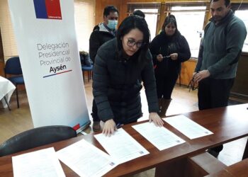Tras seis años de espera, al fin se hacen realidad los proyectos de reposición de las casas de tres familias con adultos mayores de Guaitecas