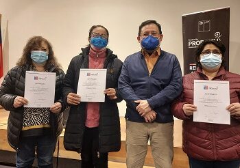 Tutoras de Residencia Familiar Estudiantil logran certificación en empoderamiento personal