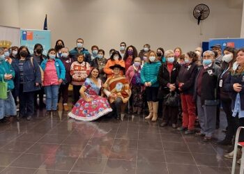 ADULTOS MAYORES RECIBIERON CON MALÓN LA VERSIÓN 16 DE VÍNCULOS EN COYHAIQUE