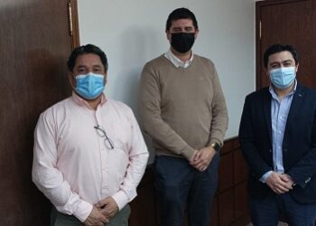 ALCALDE SILVA BUSCA EN SANTIAGO SOLUCIONES A LOS PROBLEMAS DE CONECTIVIDAD DE GUAITECAS&nbsp;