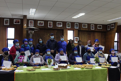 MUJERES DE GUAITECAS VINCULADAS A RESTORANES Y HOSPEDAJES SE CAPACITAN EN TÉCNICAS DE COCINA