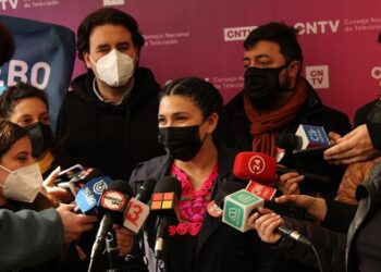 Aprueba x Chile alista los últimos detalles antes de lanzar su franja televisiva