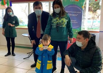 Niños y Niñas del Jardín Infantil Arcoiris recibieron su Primera Cédula de Identidad