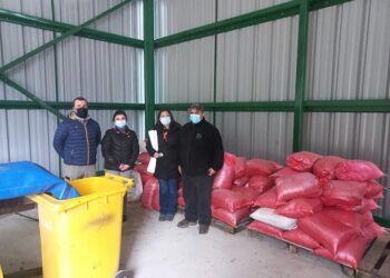 Empresas Bahamonde entregó humus a Oficina Municipal del Campesino