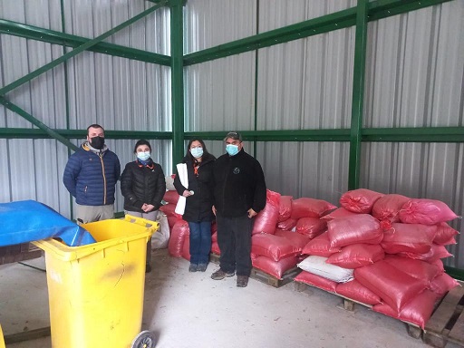 Empresas Bahamonde entregó humus a Oficina Municipal del Campesino