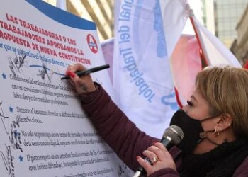 Principales sindicatos y organizaciones de trabajadoras y trabajadores del país firman declaración de apoyo a la propuesta de Nueva Constitución