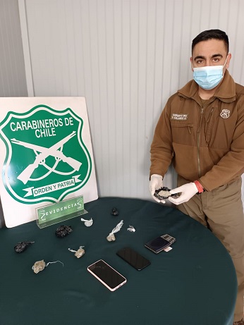 Procedimiento conjunto del OS-7 de Carabineros, Fiscalía y Gendarmería permitió detener a dos personas por microtráfico de drogas