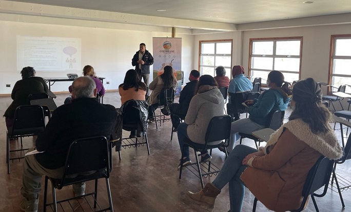 CHARLA DE IRREGULARIDADES EN EL DOMINIO DE LA PROPIEDAD SE TRASLADÓ A COCHRANE