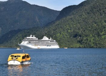Puerto Chacabuco prepara su Temporada de Cruceros 2022-2023 en coordinación con actores del turismo local