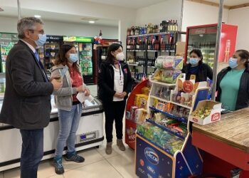 Autoridades laborales de Aysén informan sobre los derechos de los trabajadores en el día del Plebiscito