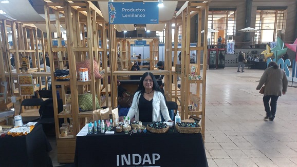 LOS ACEITES ESENCIALES DE GUAITECAS LLEGAN A LA EXPO MUNDO RURAL QUE SE REALIZA EN SANTIAGO