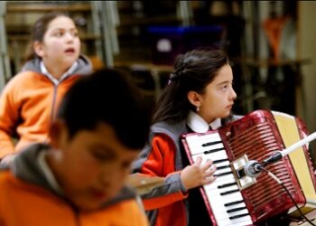 El acordeón y las tradiciones en voz de niñas y niños de Coyhaique y Chiloé