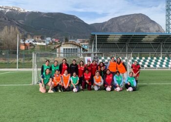 Jugadoras de fútbol rural participan en encuentro organizado por Seremis del Deporte y de la Mujer y Equidad de Género