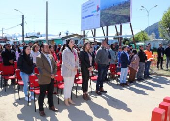 Autoridades y Familias del Campamento Las Quilas Celebraron el Inicio de la Habilitación del Terreno para su futuro Conjunto Habitacional
