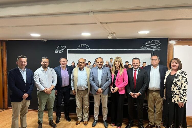 ALCALDE CARLOS GATICA PLANEÓ A MINISTRO DE HACIENDA LA REALIDAD DE LA EDUCACIÓN PÚBLICA EN LA REGIÓN Y COMUNA DE COYHAIQUE