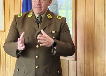 Carabineros con apoyo de Bomberos rescató a ciudadano desde las aguas del río Aysén