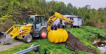 LA MUNICIPALIDAD DE GUAITECAS INSTALÓ FOSAS SÉPTICAS A 24 FAMILIAS DE REPOLLAL&nbsp;